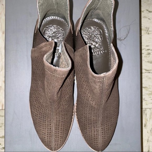 Vince Camuto Perforated cut outs Suede Flat bootie Rare Size - Picture 3 of 5